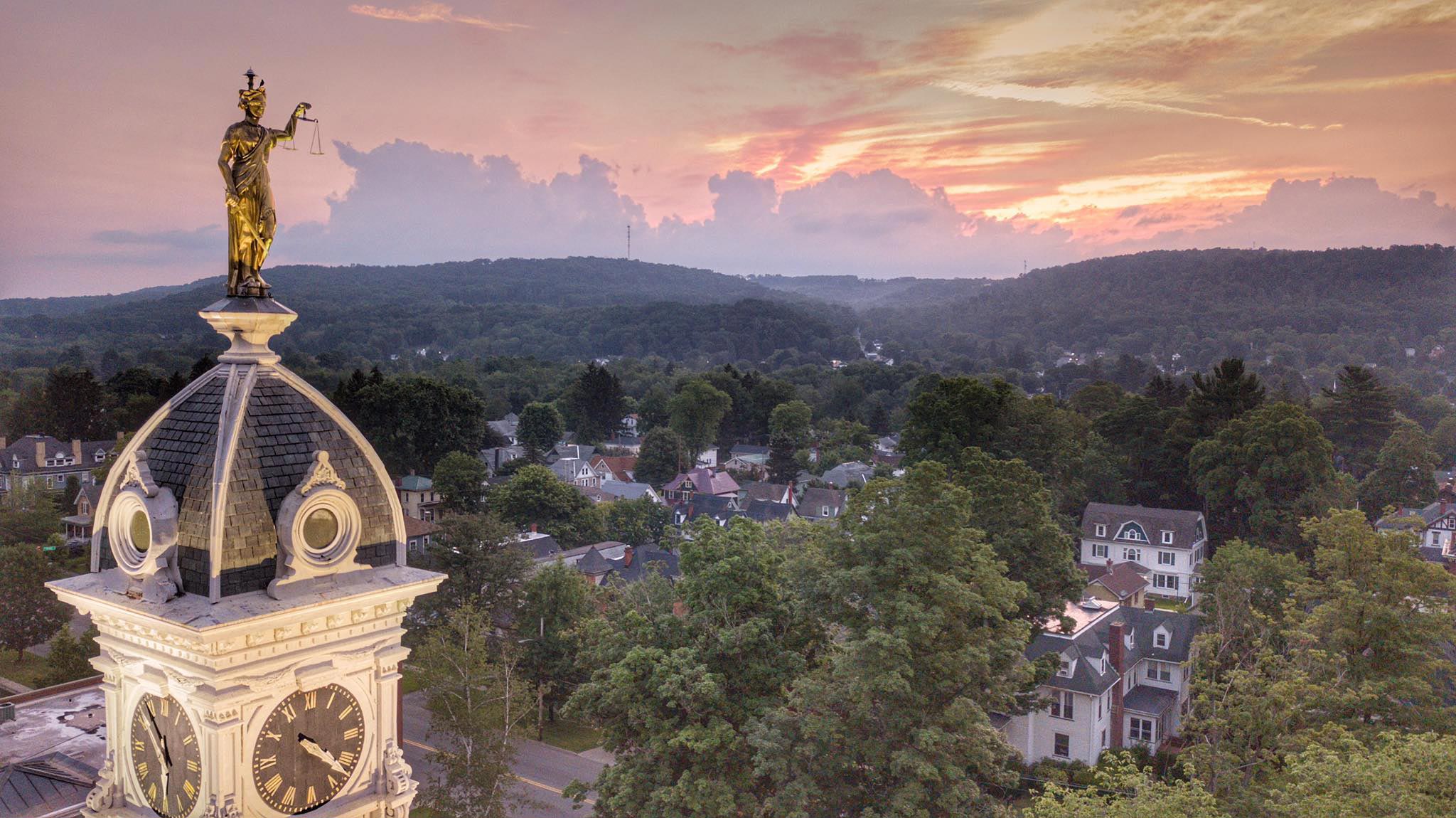 Stratos_Drone_Service_Photo_01_Lady_Libery_Warren_County_Courthouse